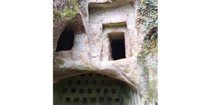 Grotte di Castro, necropoli di Pianezze e Centocamere