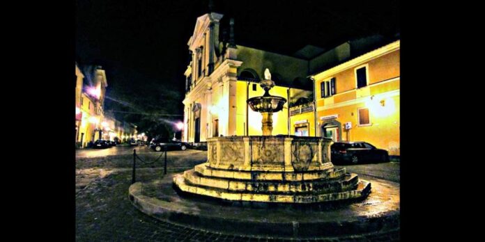 Piazza Canino