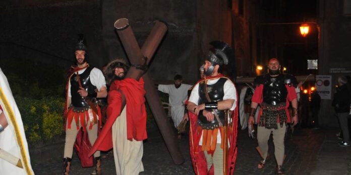Processione del Venerdì Santo per le vie di Montefiascone